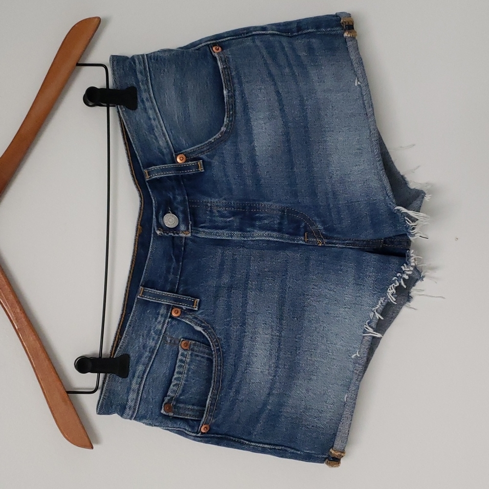 Levi's 501 Denim Shorts High Rise Fringe Beach Size 28